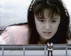 サキは、しのぶの助けで足の痛みをとることができた サキは、しのぶの助けで足の痛みをとることができた